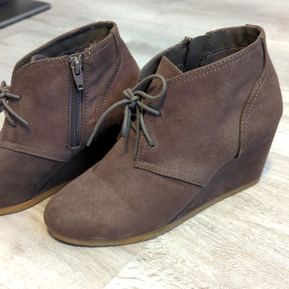 Booties wedge with zipper Ankle boots